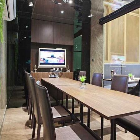 V Residence Serviced Apartment بانكوك المظهر الخارجي الصورة